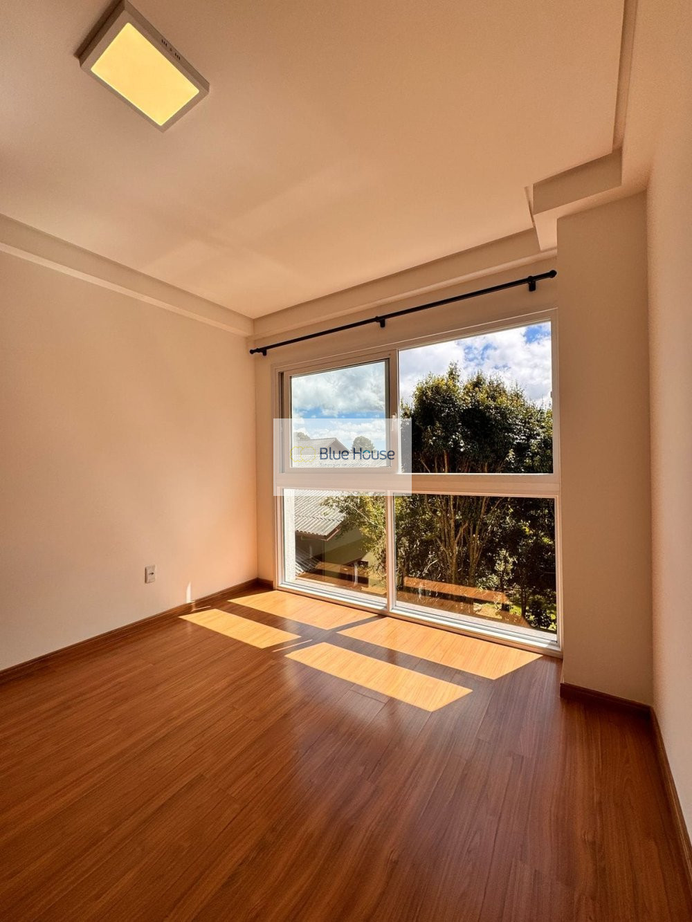 Apartamento para alugar  no Avenida Central - Gramado, RS. Imóveis